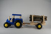 Traktor mit Langholz blau